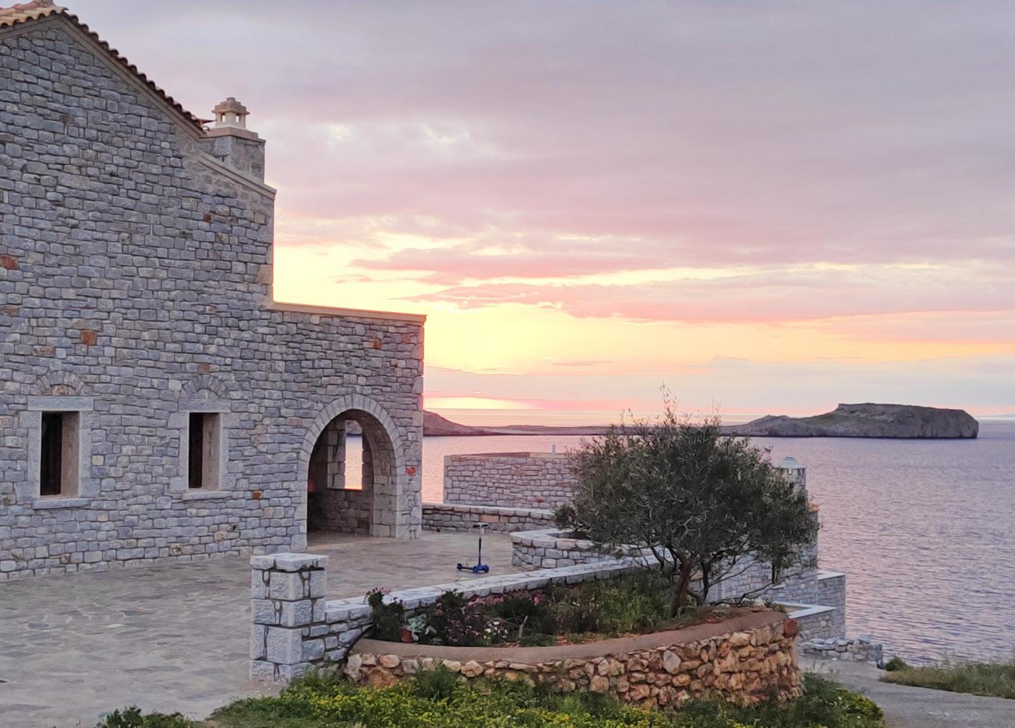 Athevillas Antonis Mína Exteriör bild