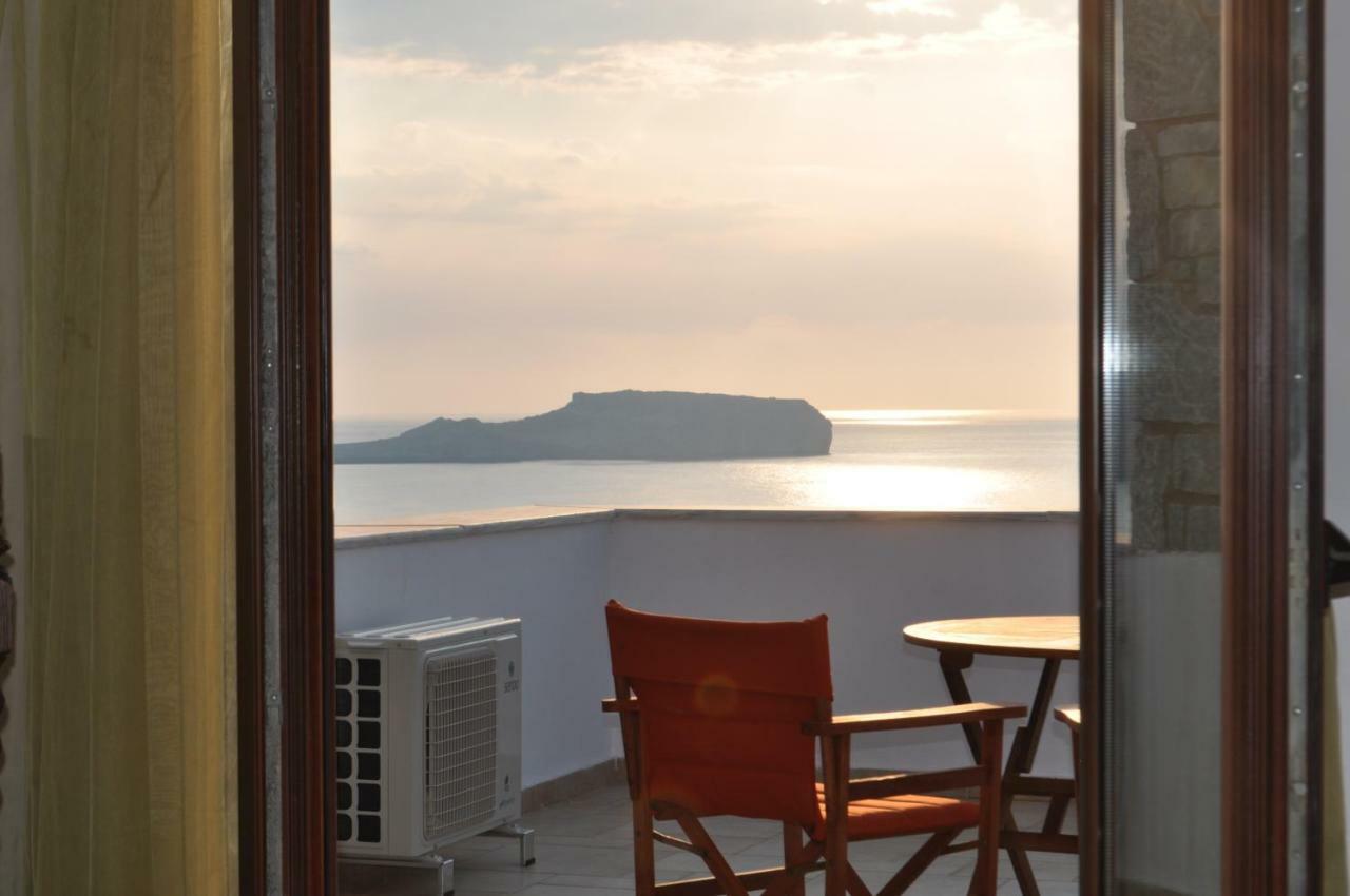 Athevillas Antonis Mína Exteriör bild