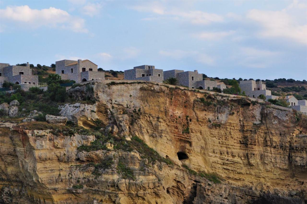 Athevillas Antonis Mína Exteriör bild